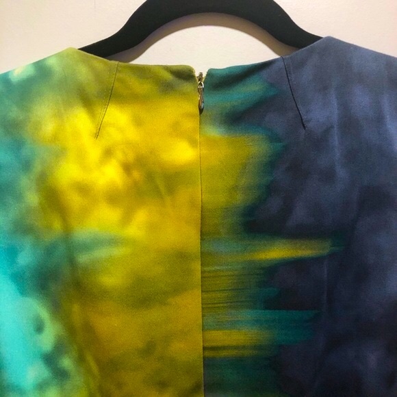 ELIE TAHARI BLUE-YELLOW TIE-DYE OMBRÉ SHIFT DRESS - Picture 9 of 17